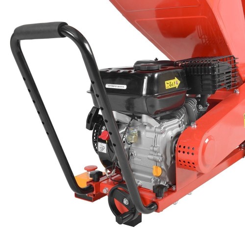 Tocator pentru crengi si resturi vegetale HECHT 6208, motor termic, putere 7 CP, 5.2 kW, 208 CC, diametru maxim de taiere crengi 7 cm