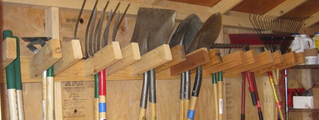 Cum sa-ti intretii gradina indiferent de sezon cu unelte de gradina potrivite