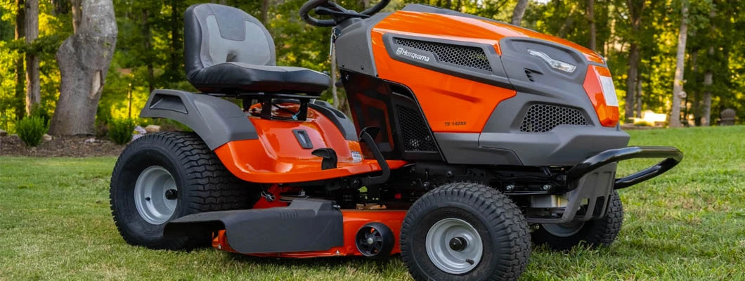 Tehnologia din spatele tractoraselor de tuns iarba: Ce trebuie sa stii