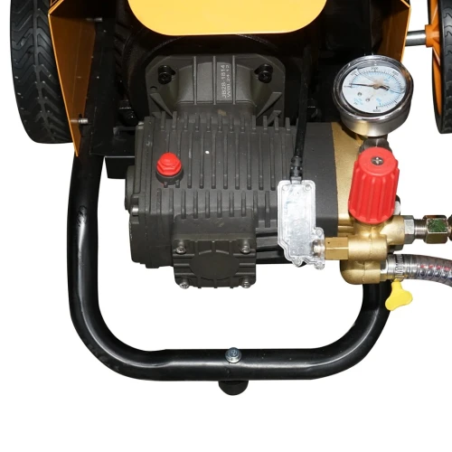 Aparat de spalat cu presiune 4KW/380V, 220 bar, debit 15 L/min cu furtun si pistol Breckner Germany