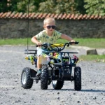 ATV pentru copii HECHT 56100 COMIC, putere 1000 W, baterie 36 V / 12 Ah, viteza max. 25 km/h, lumini LED, autonomie 18 km