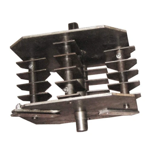 Tocator pentru crengi HECHT 6421, benzina 13 CP, 389 cmc, diametru lemn 8 cm, sistem automat de tragere a crengilor