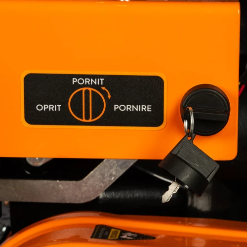 Mini tractor Detoolz, 17cp, 530cc, motor pe motorina 4T, 4X4, 4 viteze, pornire electrica, 2 cutii de viteze