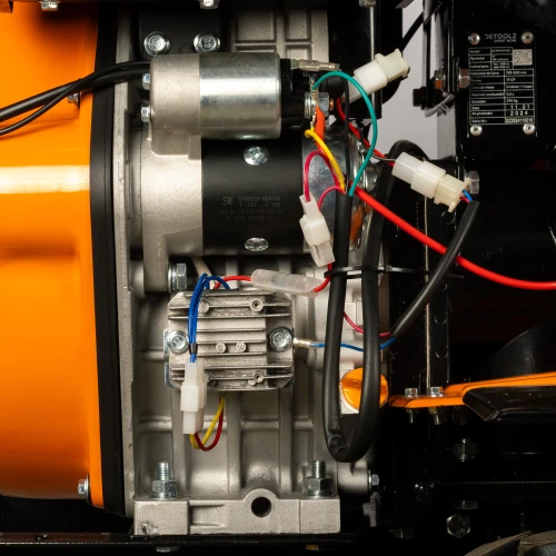 Mini tractor Detoolz, 17cp, 530cc, motor pe motorina 4T, 4X4, 4 viteze, pornire electrica, 2 cutii de viteze