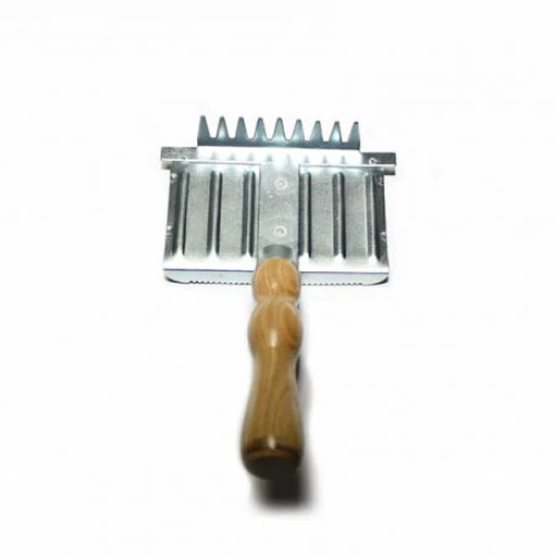 Tesala animale cu maner din lemn