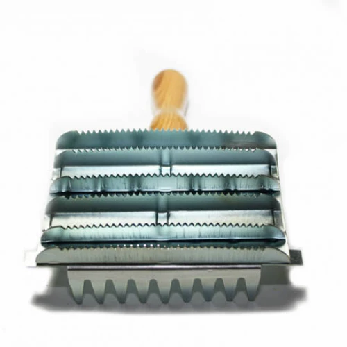 Tesala animale cu maner din lemn