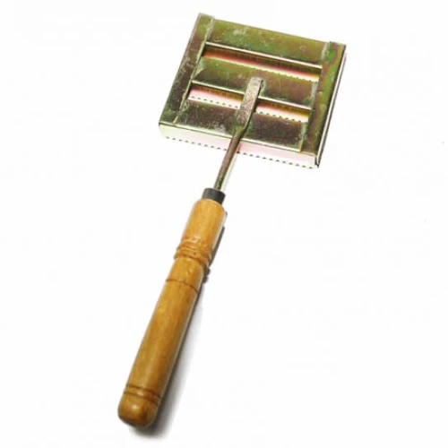 Tesala animale cu maner lung