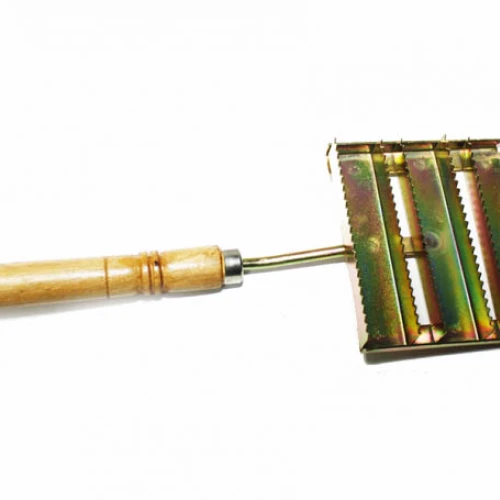 Tesala animale cu maner lung