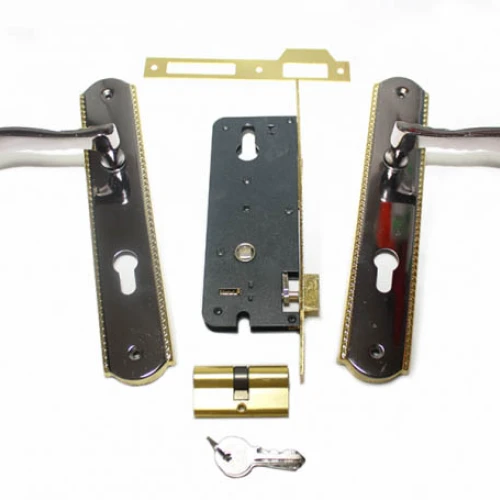 Broasca cu butuc si silduri L31 BN-GP (yala)