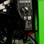 Tocator crengi Micul Fermier, motor benzina 18CP, diametru maxim de taiere 120mm, cu carlig de remorcare, pentru brichete