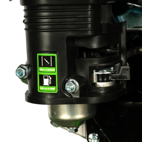 Tocator crengi Micul Fermier, motor benzina 18CP, diametru maxim de taiere 120mm, cu carlig de remorcare, pentru brichete