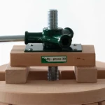 Presă de struguri cu o capacitate de 30L