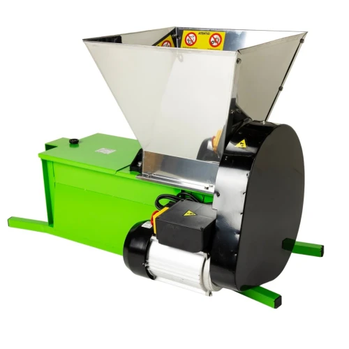 Zdrobitor struguri electric Micul Fermier 0.55kW, cuva 30L, capacitate maxima de productie 1000 Kg/h, cu desciorchinator