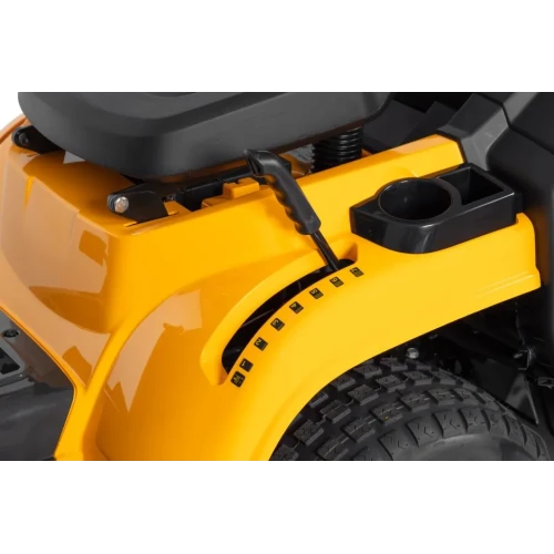 Tractoras tuns gazon stiga estate 384 m