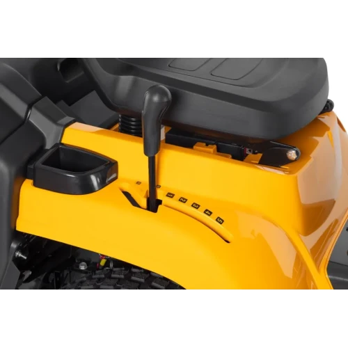 Tractoras tuns gazon stiga estate 384 m