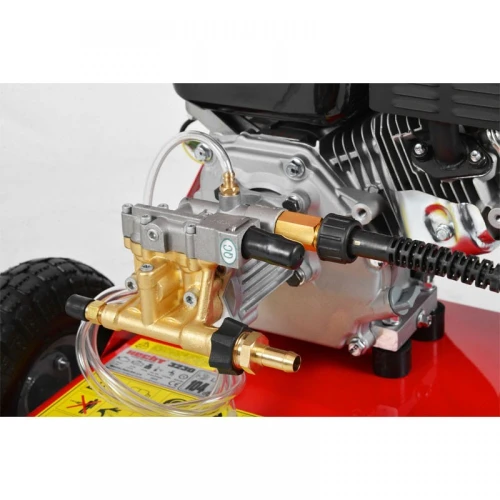 Aparat de spalat sub presiune HECHT 3231, motor pe benzina, capacitate cilindrica 196 cmc, putere 5.5 CP, presiune 207 Bar, debit apa 681 l/h